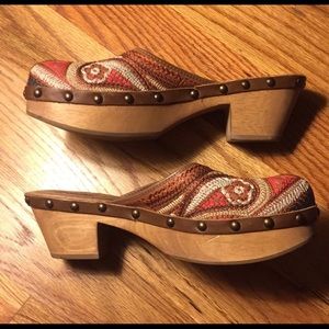 Carlos Santana Trib studded, wooden clogs size 9