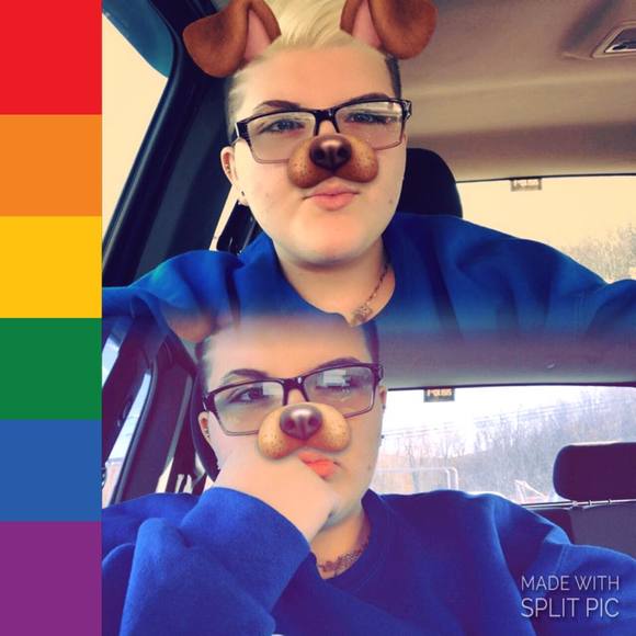 Meet your Posher, Karlie - Picture 1 of 1