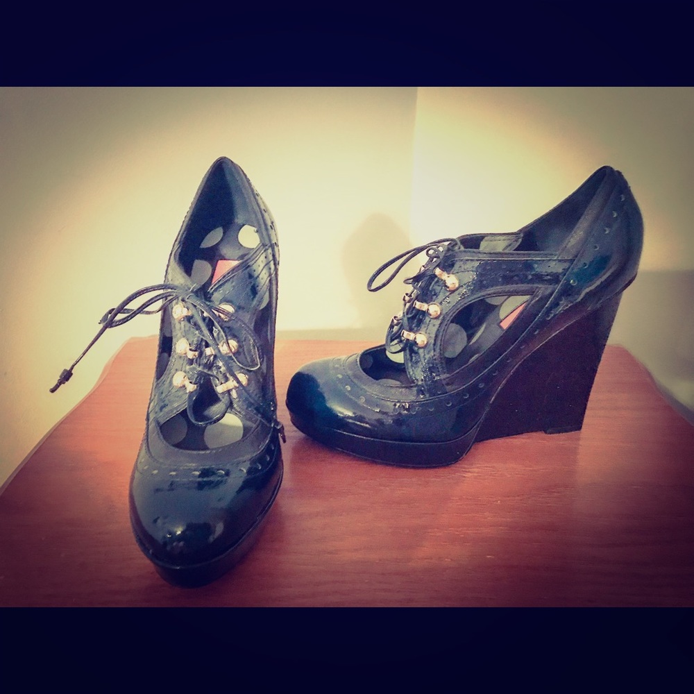 Betsey Johnson platform pumps size 8