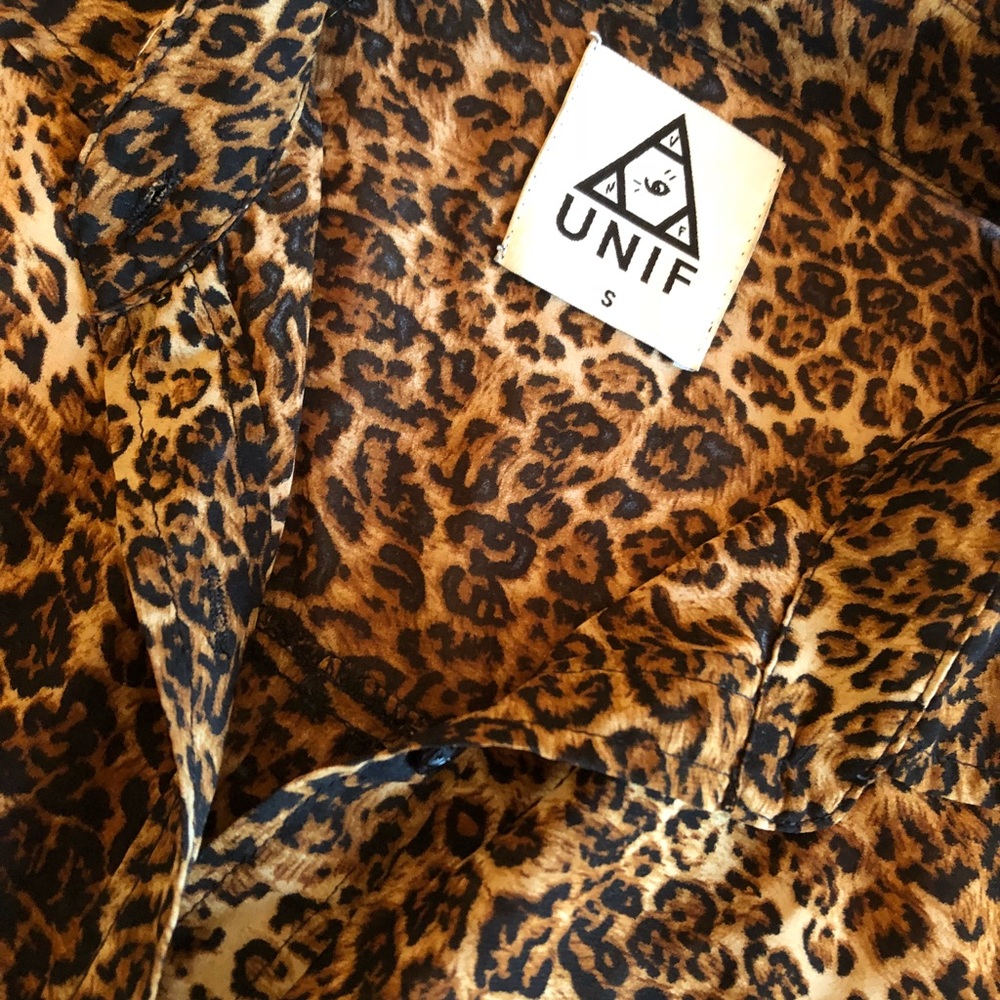 UNIF. High-lo leopard blouse
