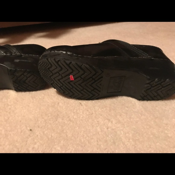 Clogs - Picture 3 of 3