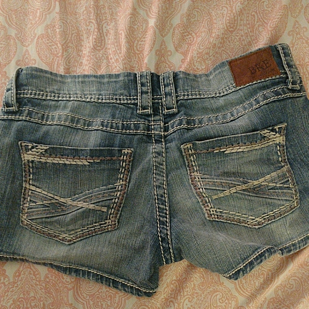 Shorts - Picture 3 of 3