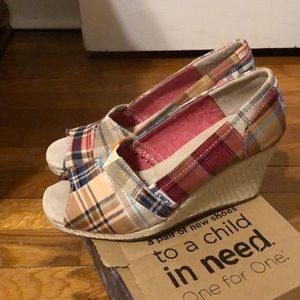 *NEW* Toms wedge size 7