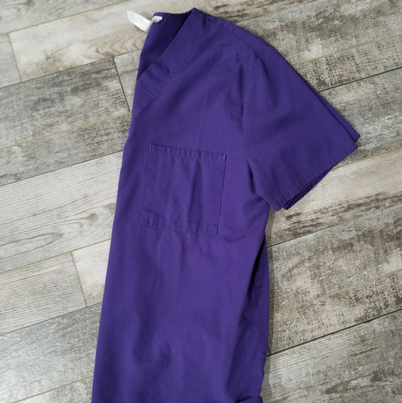 Scrub top - Picture 1 of 1