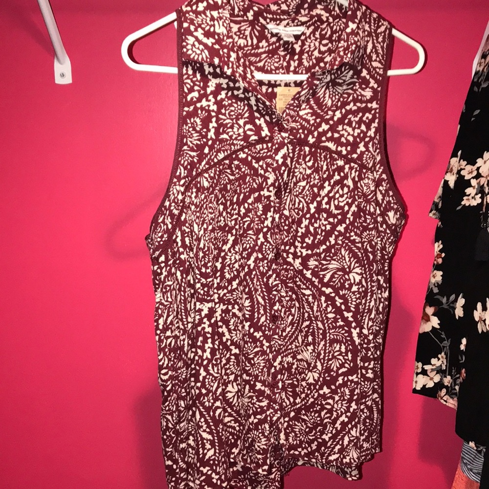 American Eagle Maroon and Cream Floral Tank