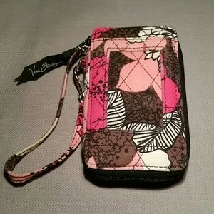 SUPER CUTE VERA BRADLEY WRISTLET PINK!