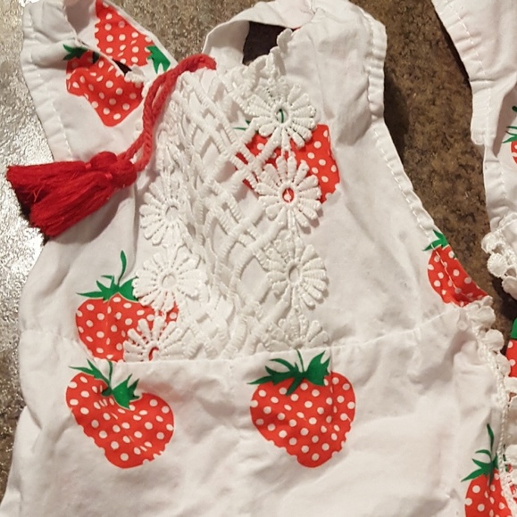 Outfit - Picture 1 of 1