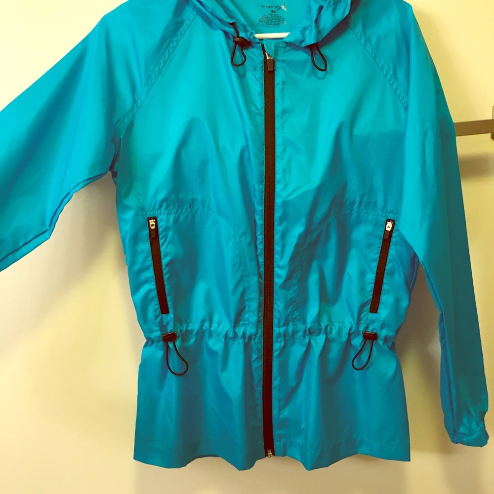 Huge price drop exertech windbreaker jacket 🎊🎊🎉