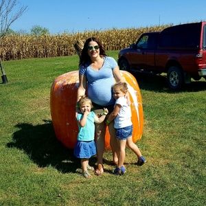 Meet your Posher, April