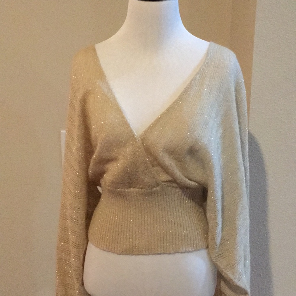 Cache Sweater - Picture 2 of 5
