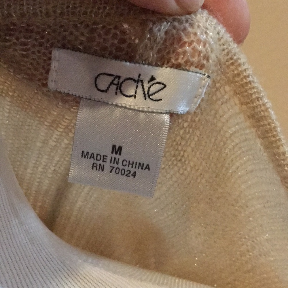 Cache Sweater - Picture 5 of 5