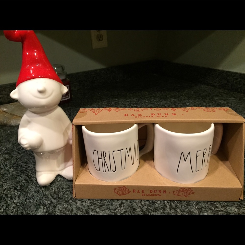 NWT Rae Dunn Hard to find " MERRY & CHRISTMAS mugs