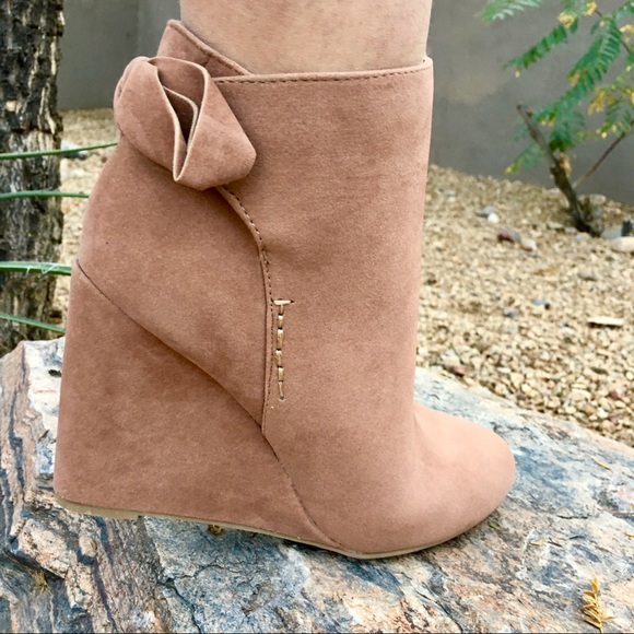 Velvet Bow wedge booties - Picture 2 of 5