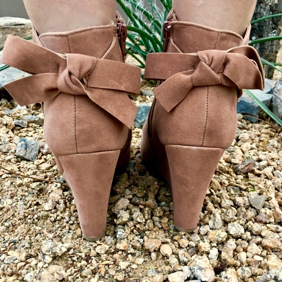 Velvet Bow wedge booties - Picture 4 of 5