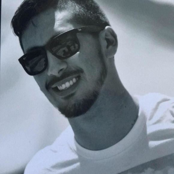 Meet your Posher, Jonathan - Picture 1 of 1