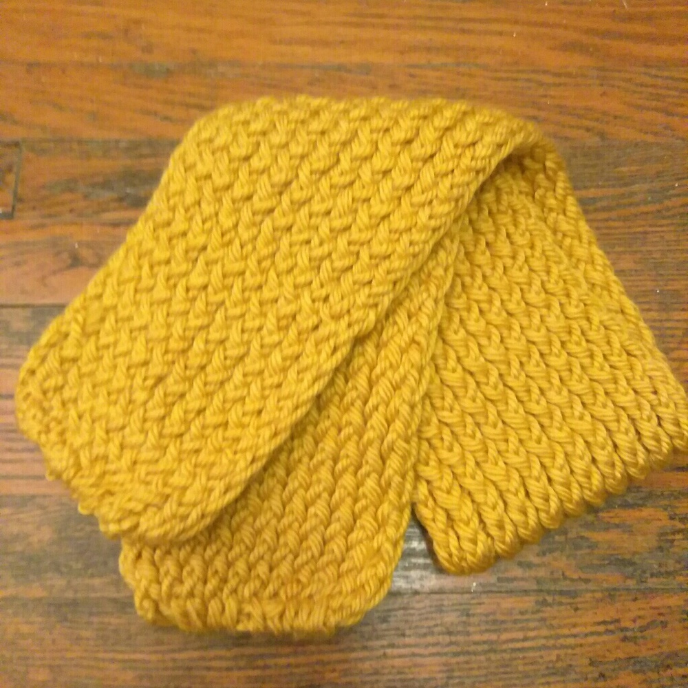 Knit scarf