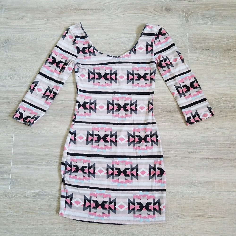 Unique geometric long sleeve bodycon dress
