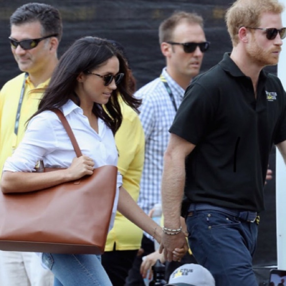 Merkle’s style for less! Street level tote reversi