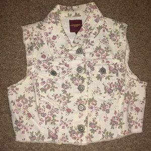 White floral jean vest 💐