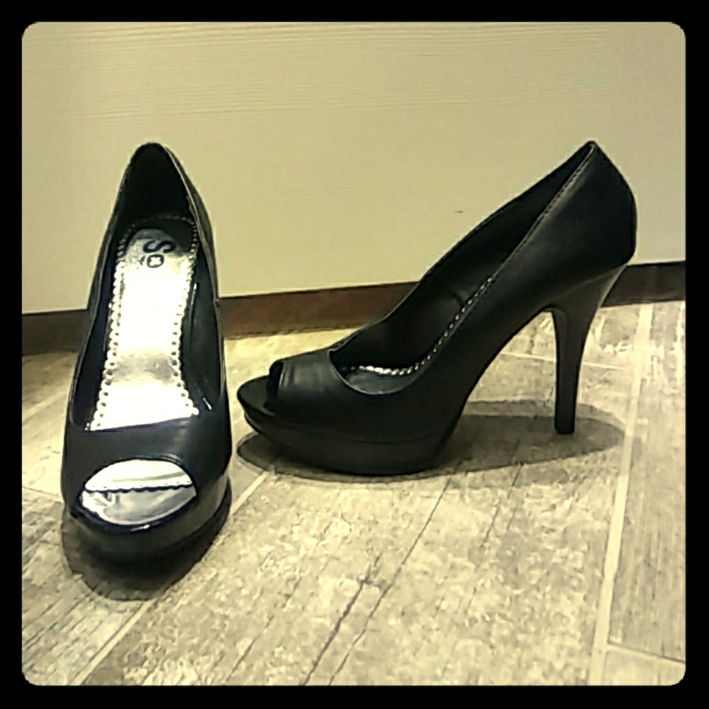EUC black platform, peep toe pumps