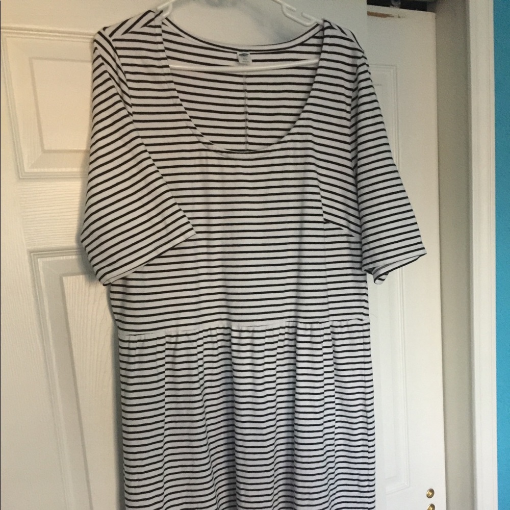 OLD NAVY STRIPED DRESS PLUS SIZE