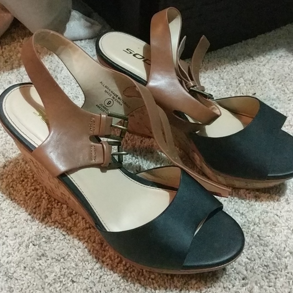Brand new wedges black and brown