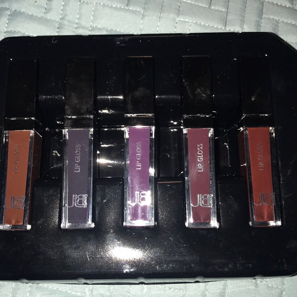 Vamp Rich Satin Lip Gloss((Read Listing))