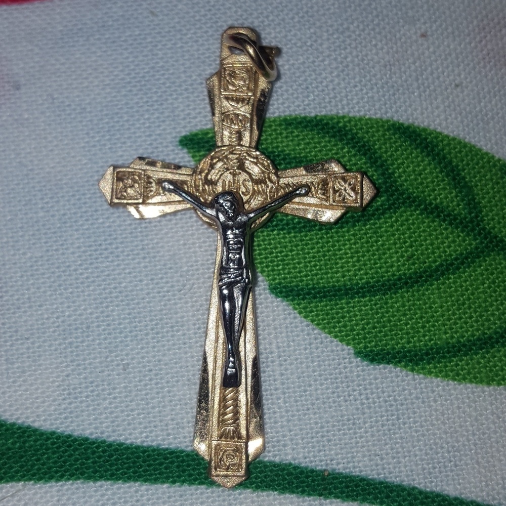 1/8 14K Gold Cross with silver crucifix