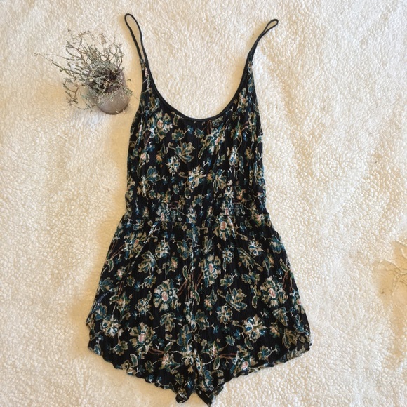 Urban Outfitters floral Romper - Picture 1 of 5