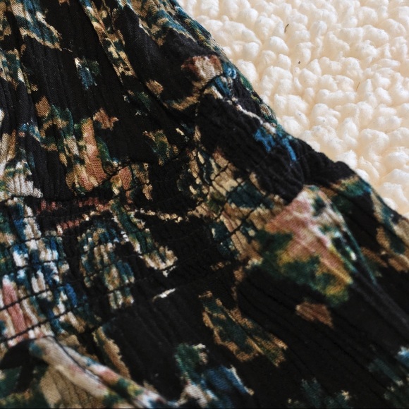 Urban Outfitters floral Romper - Picture 4 of 5