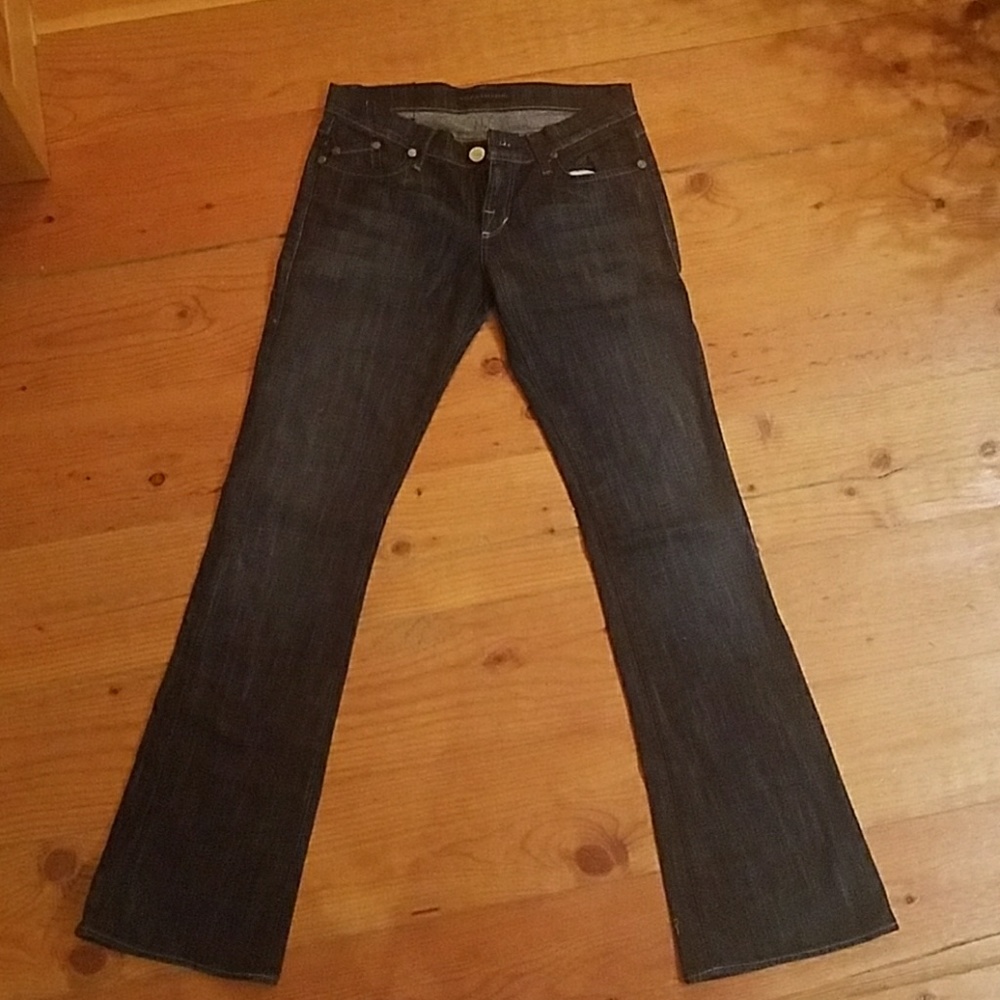 Pristine rock & republic size 28 boot cut jeans
