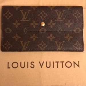💯% Authentic Louis Vuitton Paris, Trifold Wallet