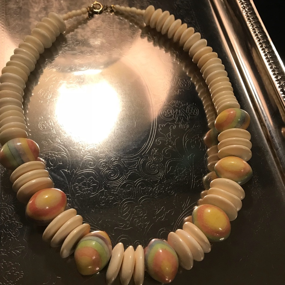 White chunky necklace