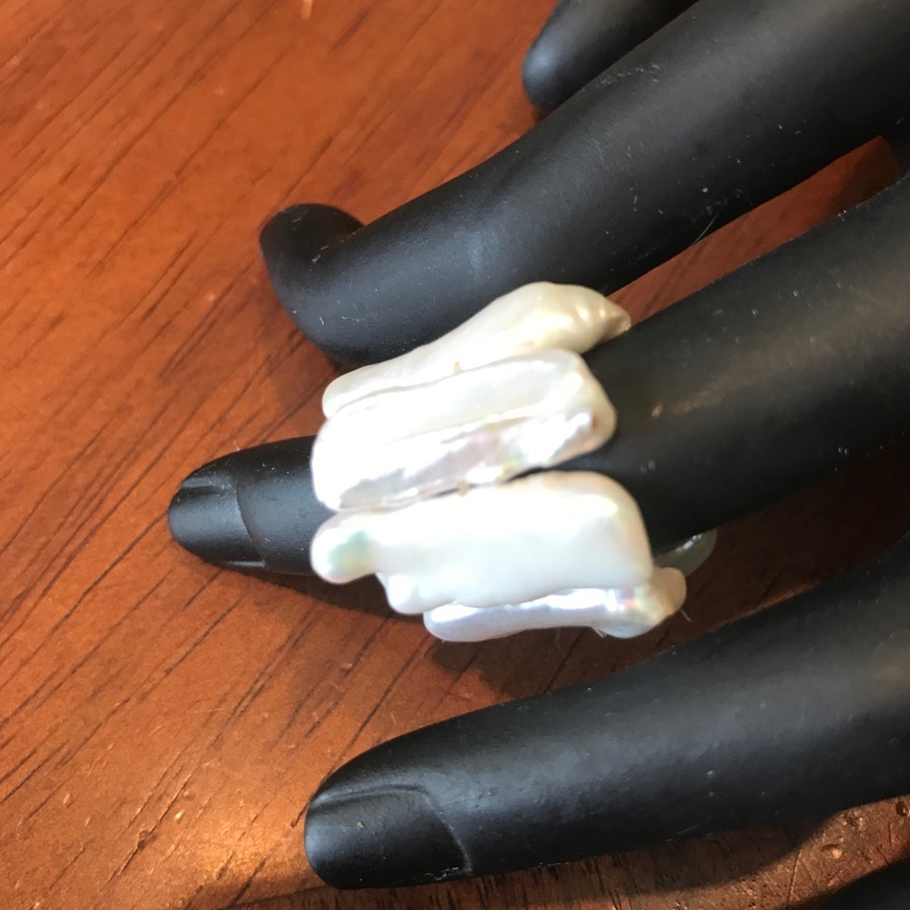 Big oval water pearl ring