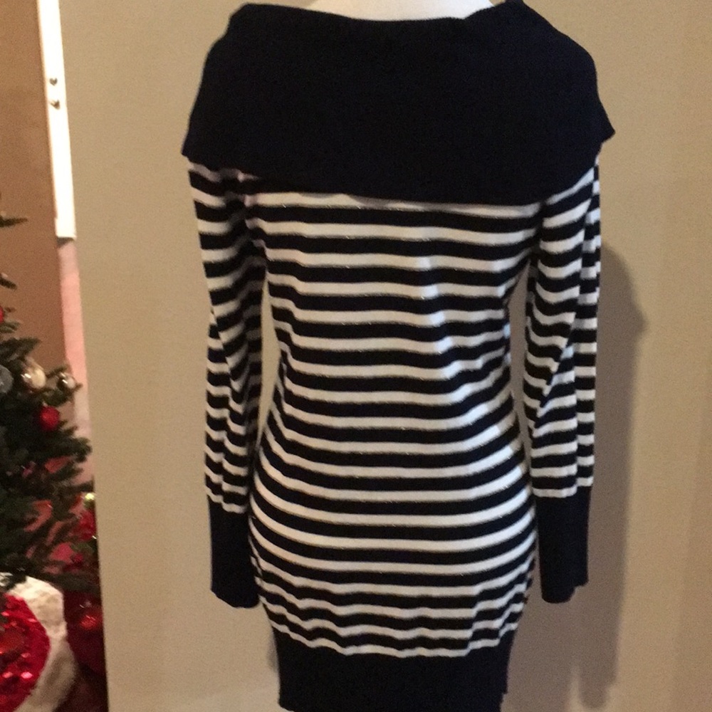 Cache Sweater - Picture 2 of 3
