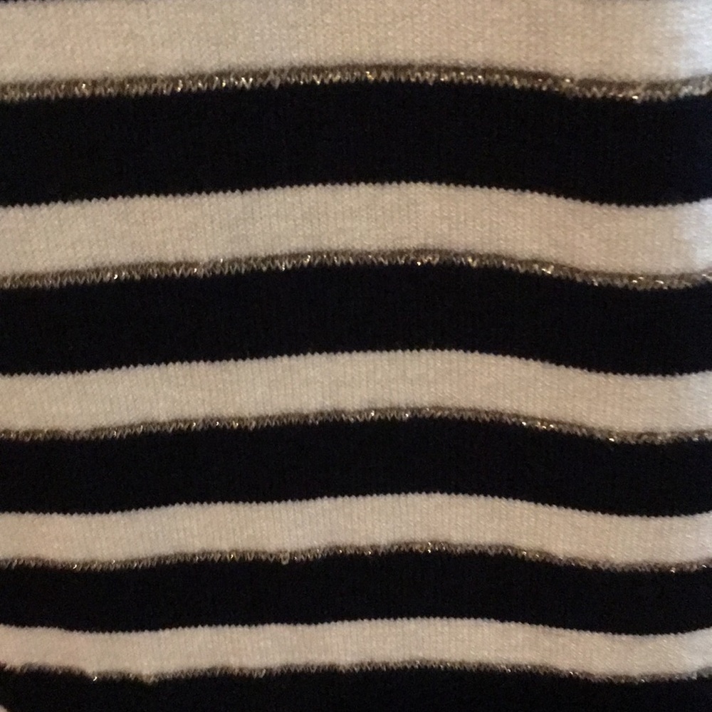 Cache Sweater - Picture 3 of 3