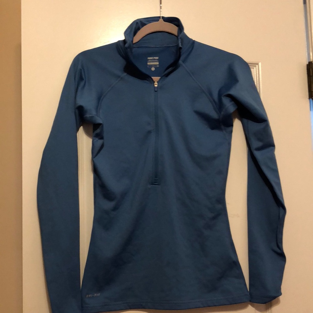 Nike Top - Picture 1 of 2