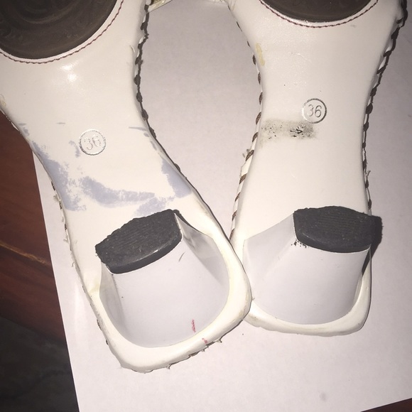 Embroidered white sandals - Picture 3 of 8