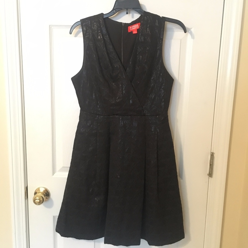 Black Dress Size 4 HAS POCKETS!