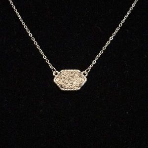 🎁GREAT GIFT 🎁 Druzy light pink pendant necklace