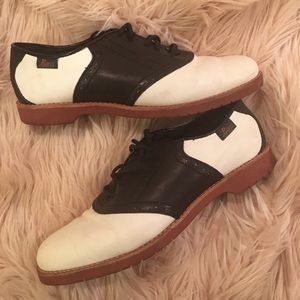 Bass Woman’s Enfield saddle shoe oxford 9