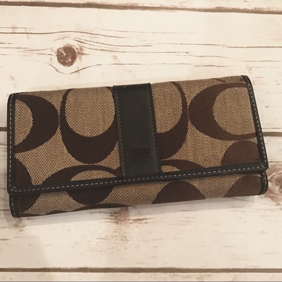 Coach wallet! Good condition! - Picture 1 of 5