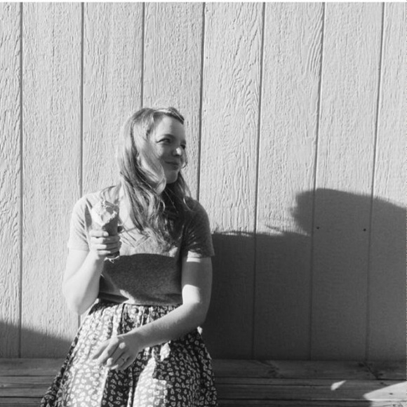 Meet your Posher, Holly - Picture 1 of 1