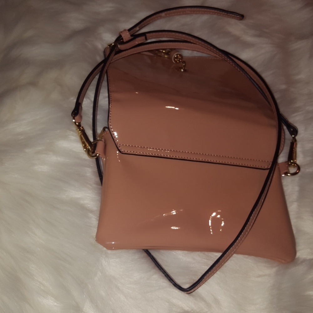 BOGO - Crossbody Pink Bag with gold hardware - Picture 5 of 5
