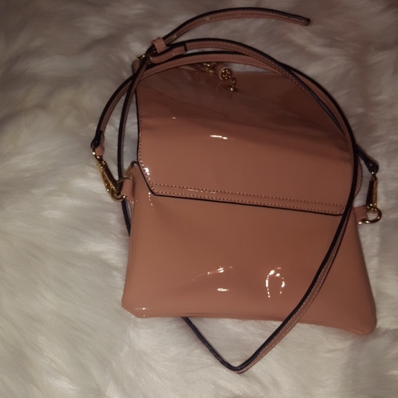 BOGO - Crossbody Pink Bag with gold hardware - Picture 5 of 5