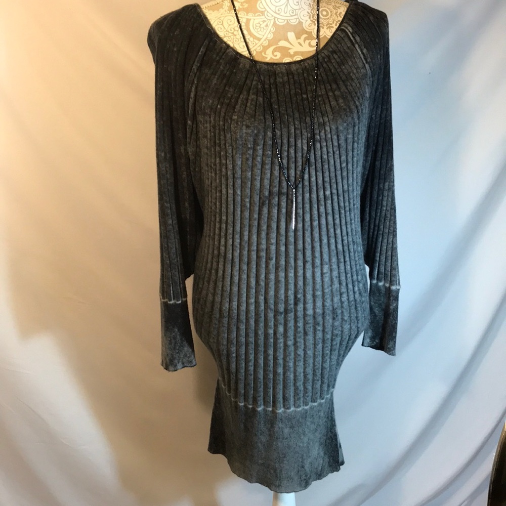 My Tribe butterfly sleeve gray/black sweater dress