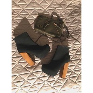 *SOLD* Steve Madden Black Cassia Boots