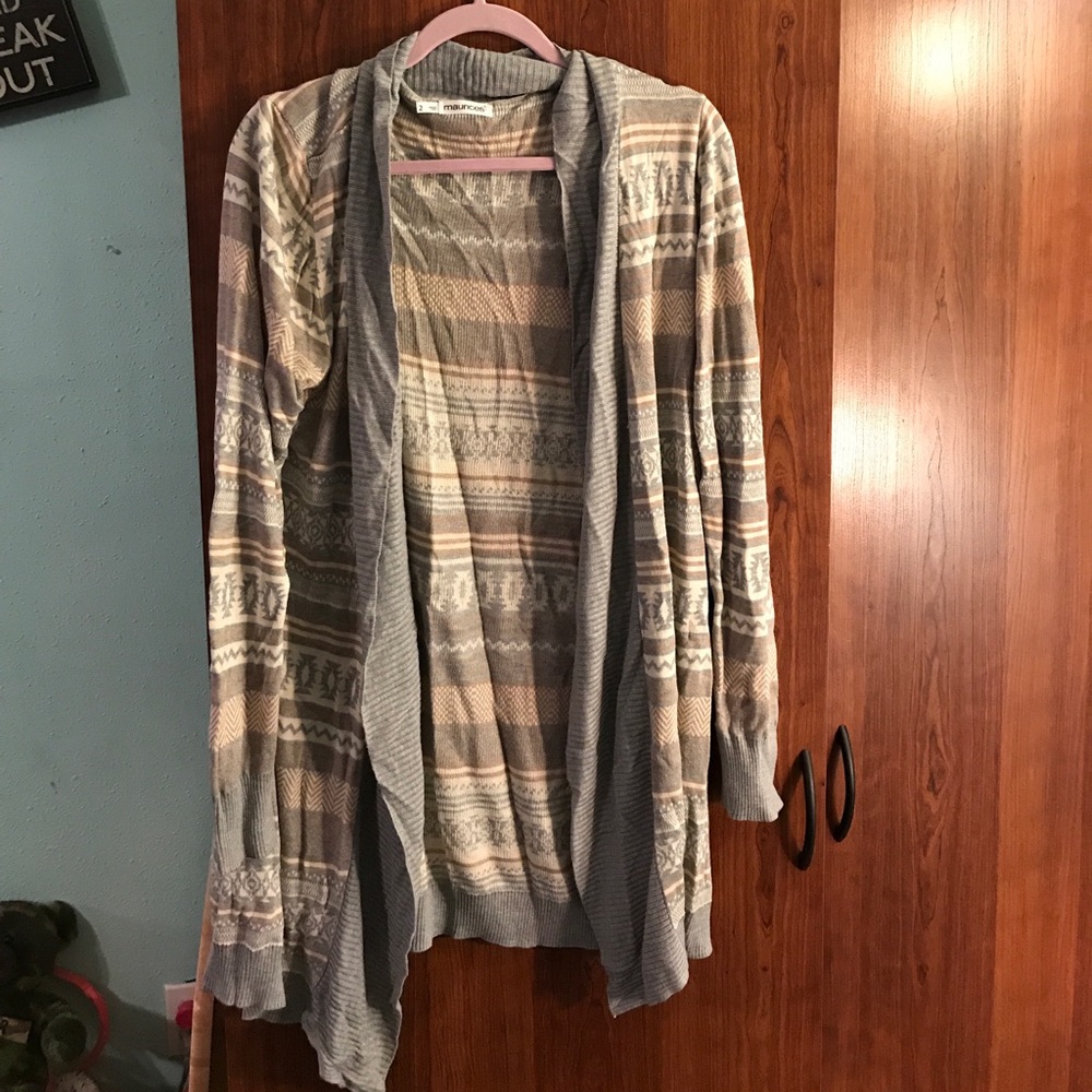 Mid length comfy sweater.