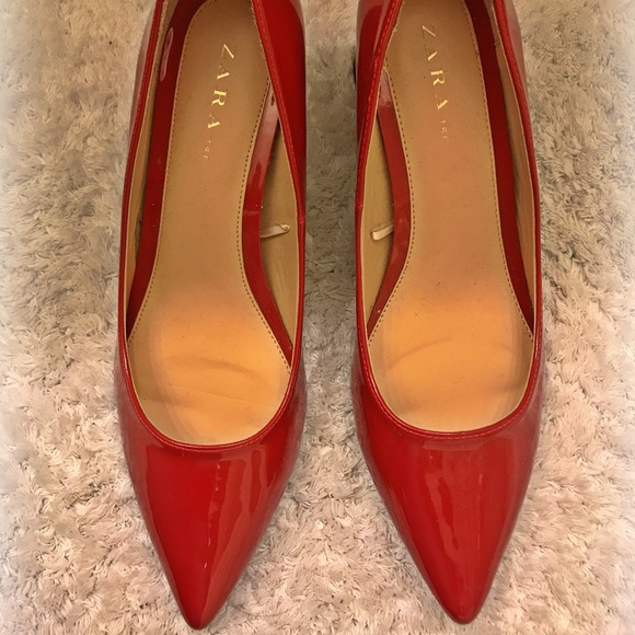 Shoes - Picture 3 of 4