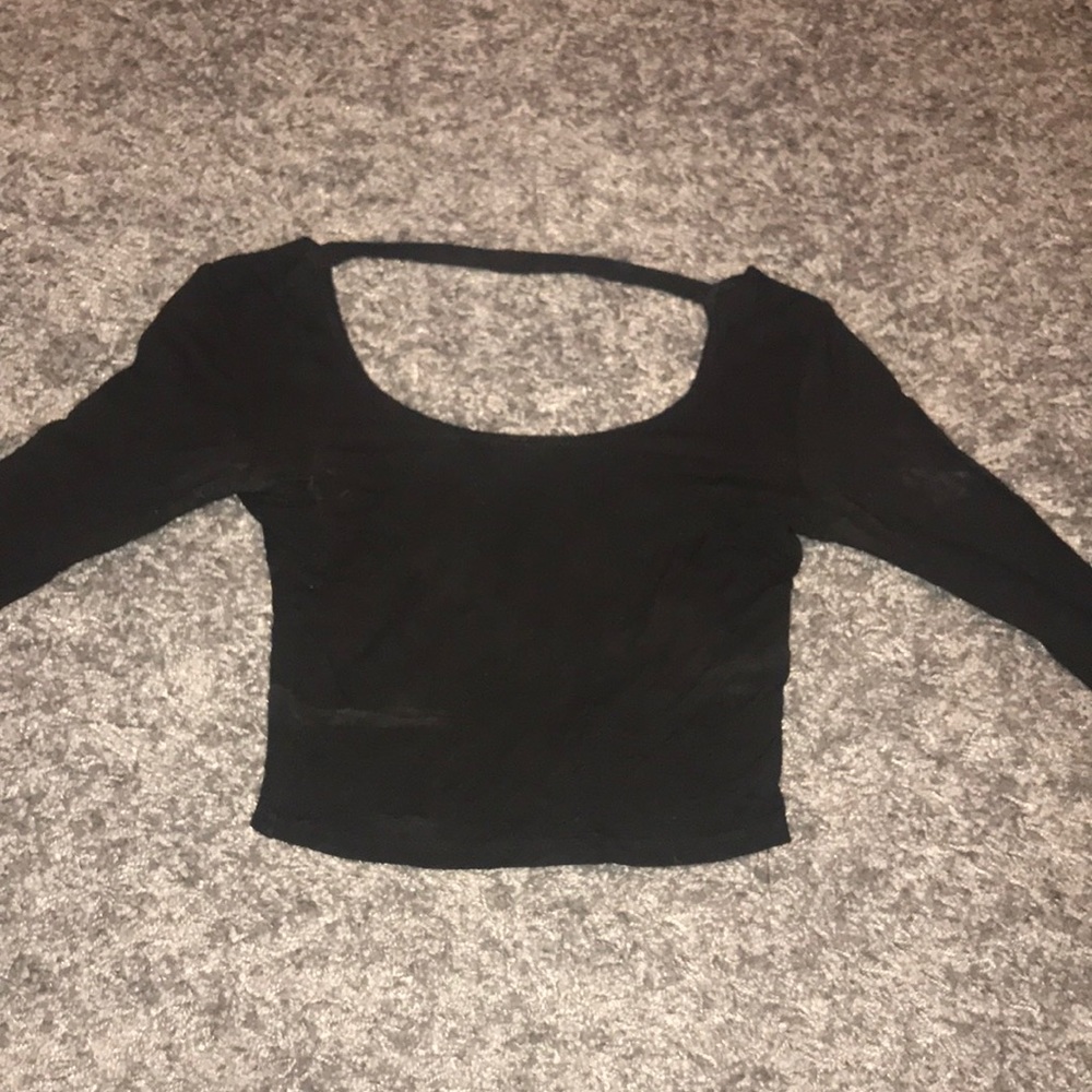 Adorable three quarter length sleeve crop top
